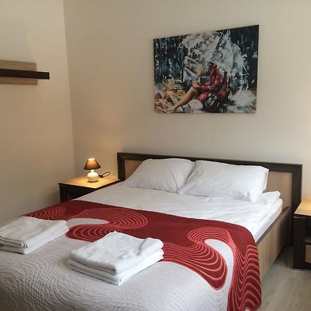 Apartment Mona Warsaw Przy Stacji Metra Esterno foto